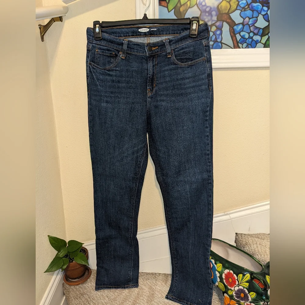 Old Navy women's size 8 boyfriend jeans - Picture 1 of 4